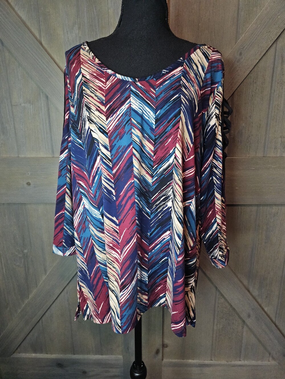 Robert Louis Women's XL Abstract Chevron Print Tunic Top
